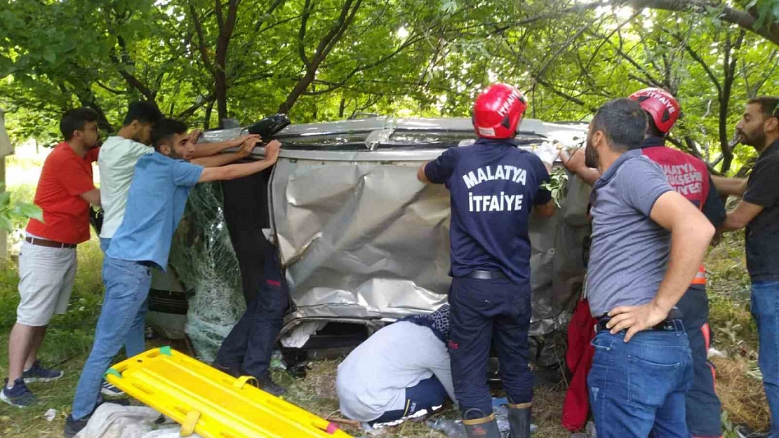 Kontrolden çıkan otomobil takla attı