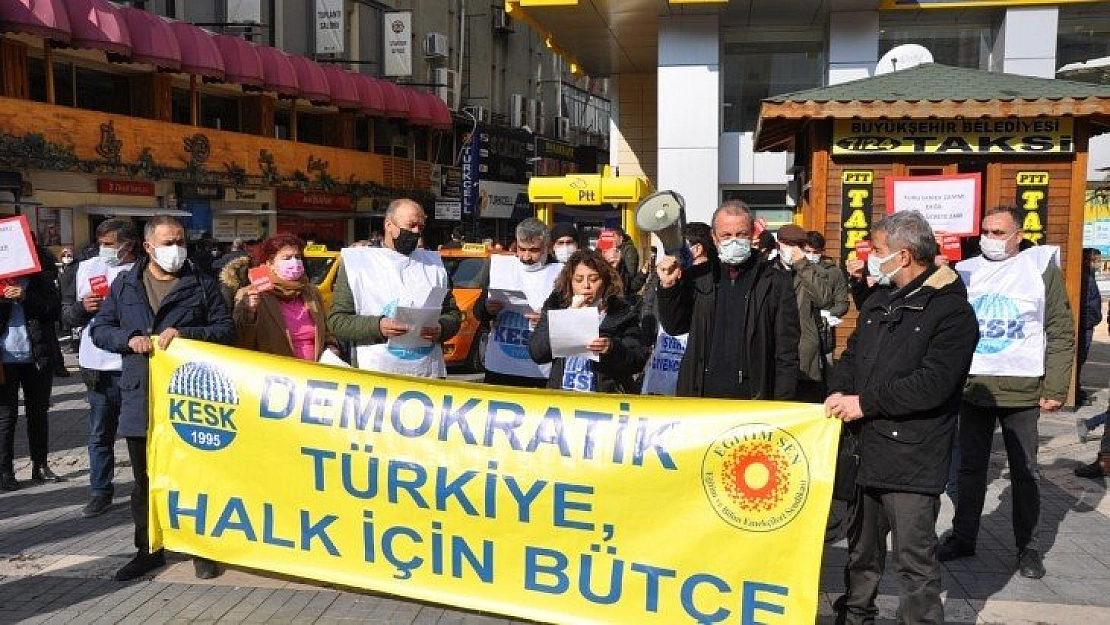 Maaş bordrolarını yaktılar