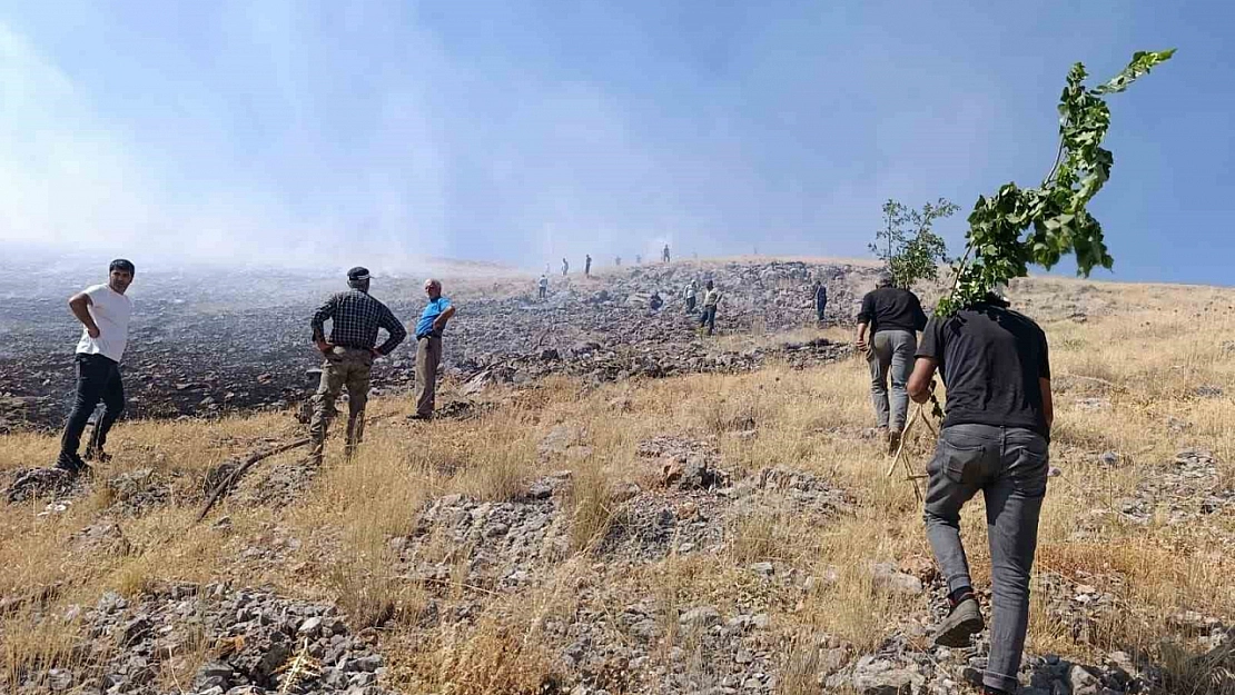 Son dakika | Malatya'da anız yangını: Alevler dağlık alana yayıldı!
