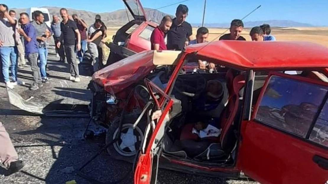 İki otomobil çarpıştı 6 yaralı