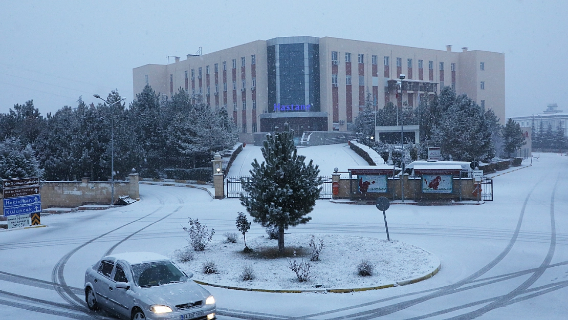 Malatya'da kar yağışı başladı