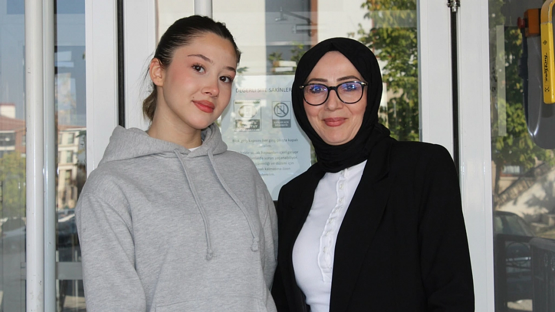 Malatya'da kızıyla birlikte KPSS'ye girdi!