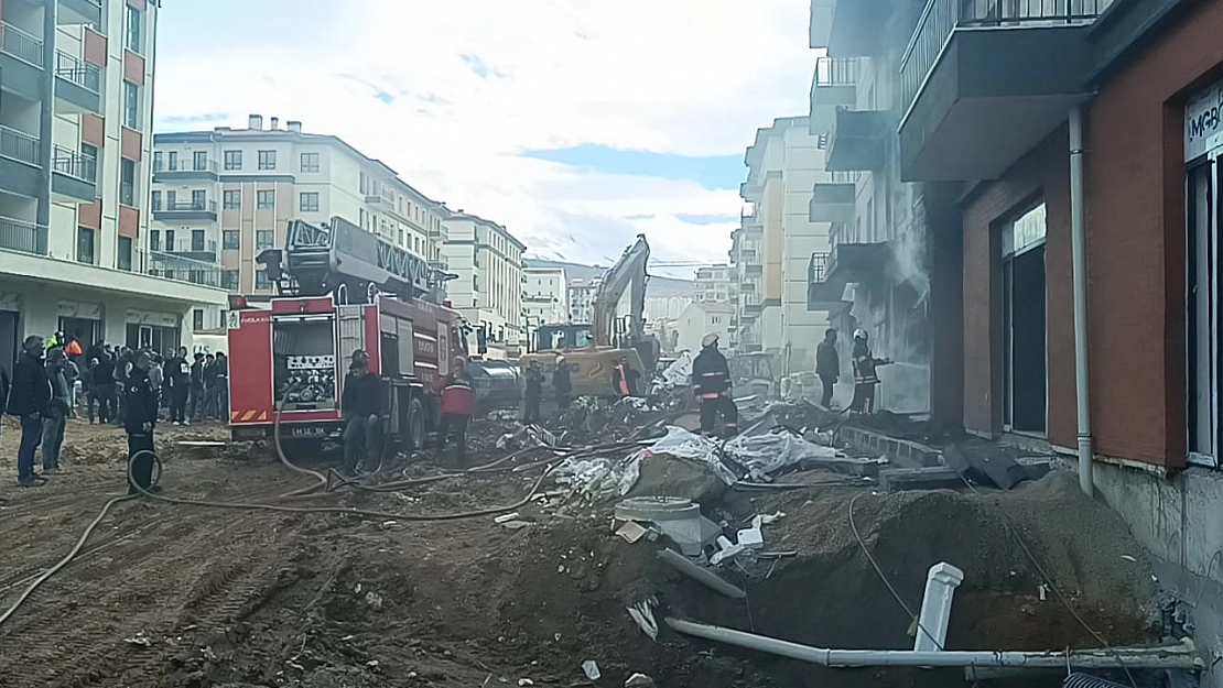 Malatya'da Korkutan Yangın! Alevler Göğe Yükseldi