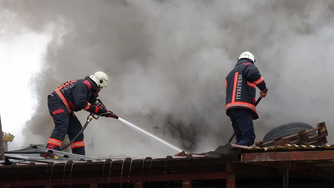 Malatya'da sanayi sitesinde alevler yükseldi