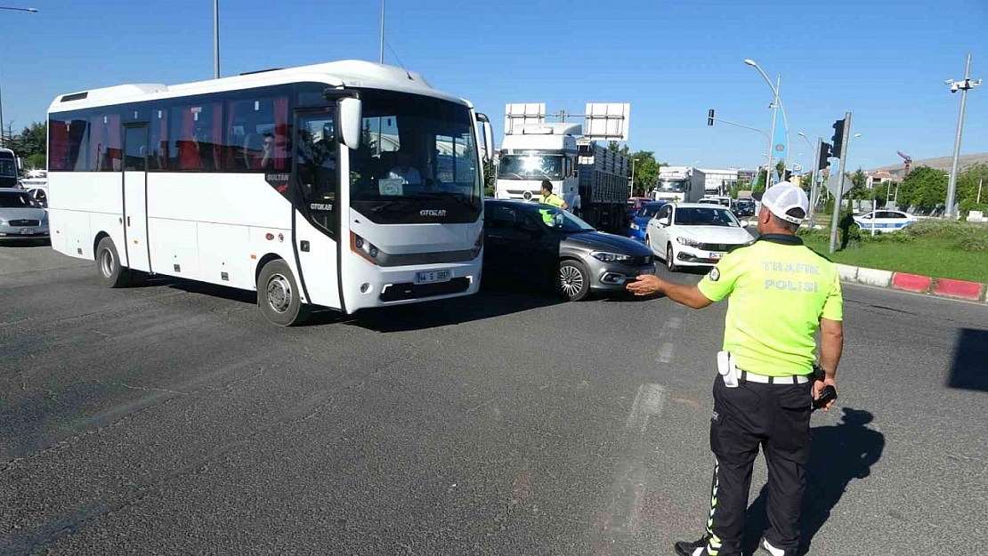 Malatya'da korkutan kaza: 3 yaralı