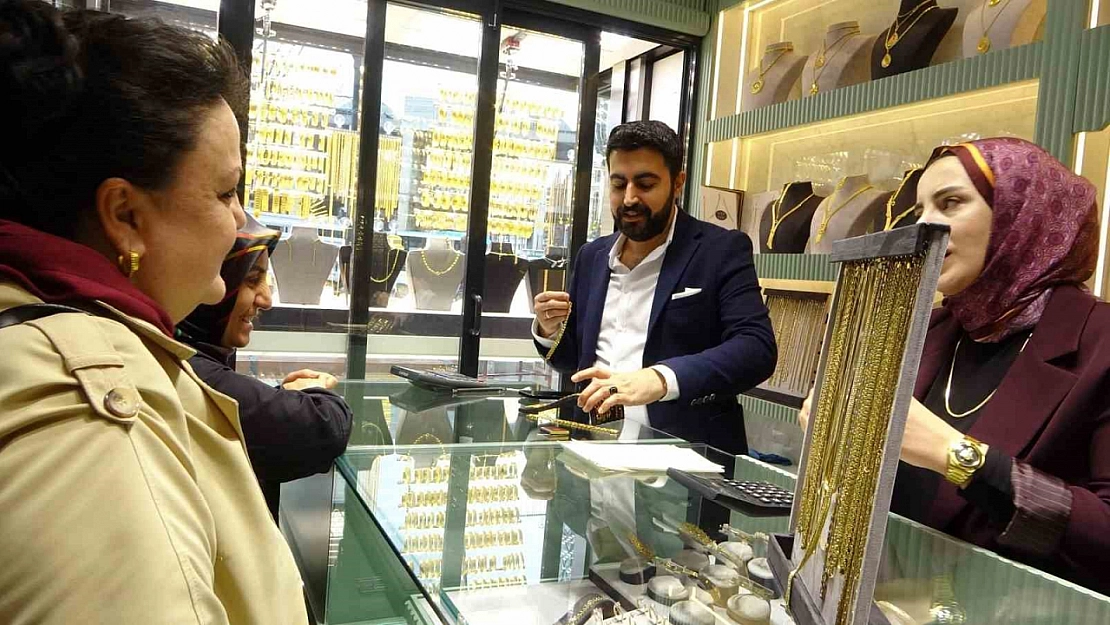 Malatya Çarşısı'nda esnaf kepenk açtı