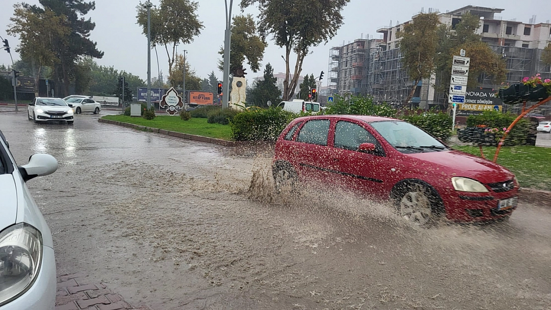 Malatya'da yollar göle döndü!