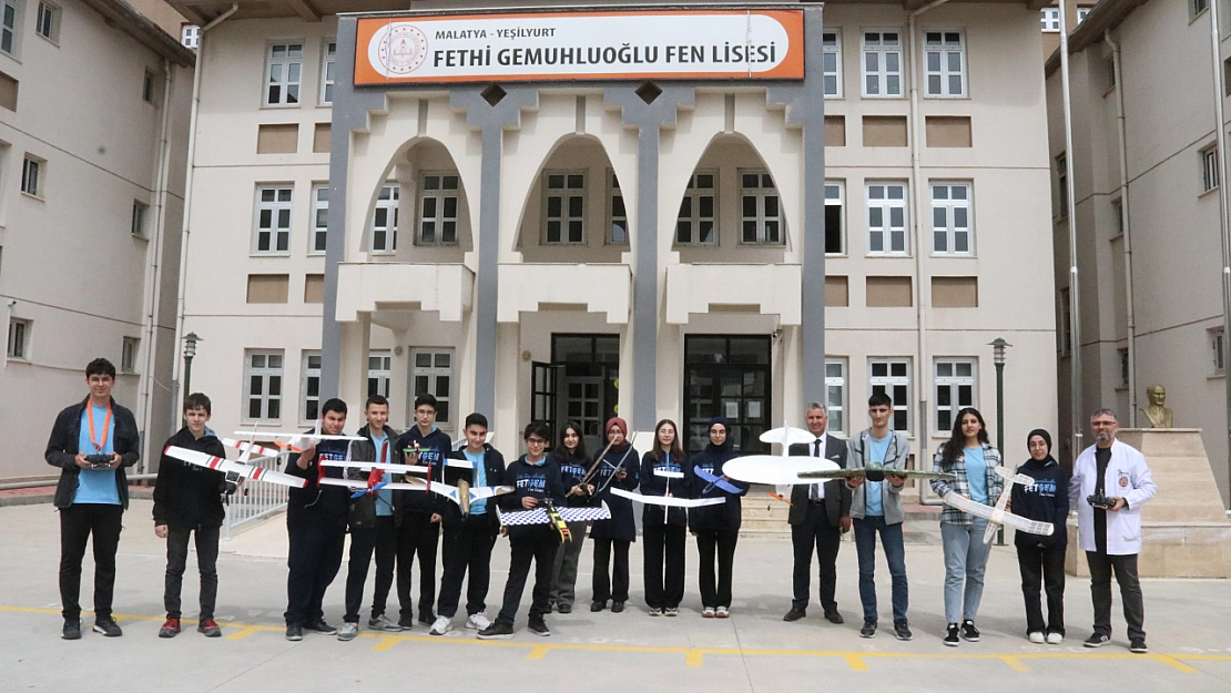 Malatyalı liseliler model uçakla TEKNOFEST'e katılacak