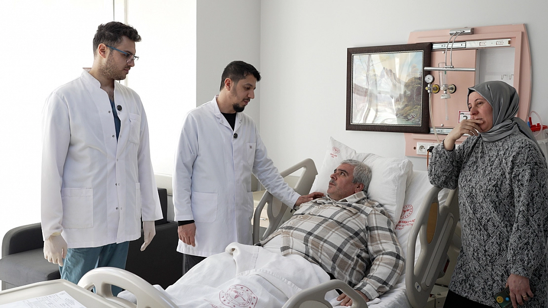 MEAH'de 20 santimetrelik dev kitle kapalı yöntemle çıkarıldı