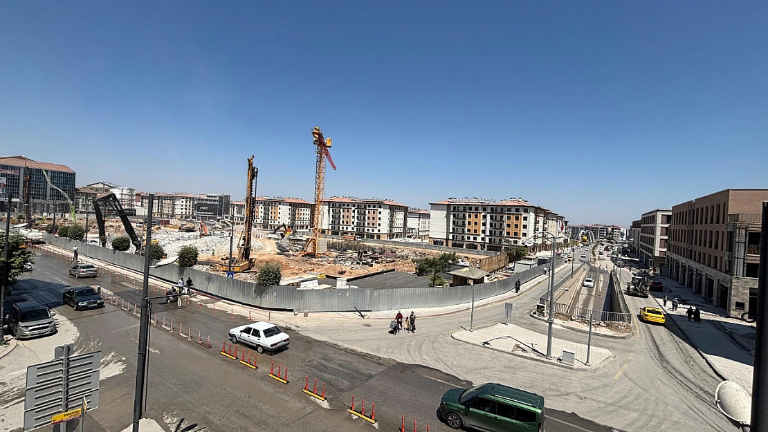 Niyazi Mısri'de anahtar teslimi başlıyor