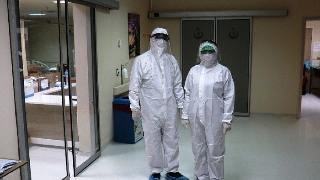 Sağlıkçılardan fedakarlık