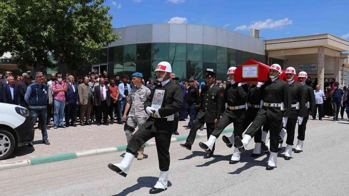 Şehit gözyaşlarıyla uğurlandı