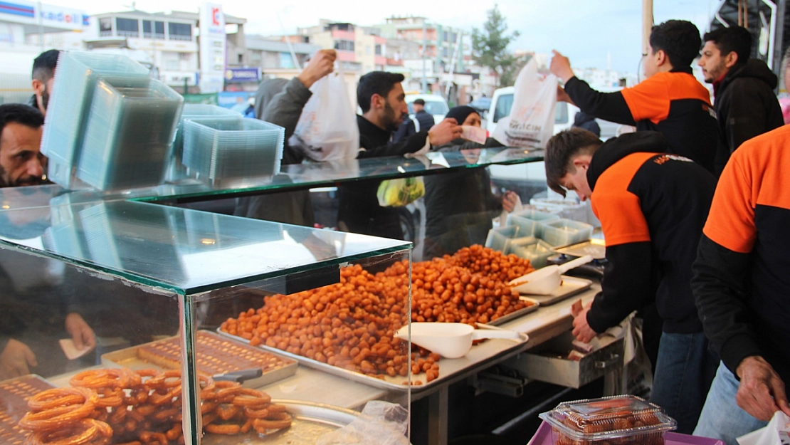 Tatlıcılarda Ramazan bereketi yaşanıyor