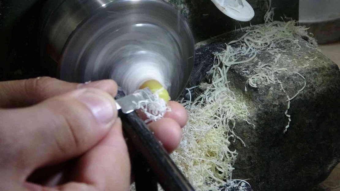 Tutkusu tespih ustası yaptı