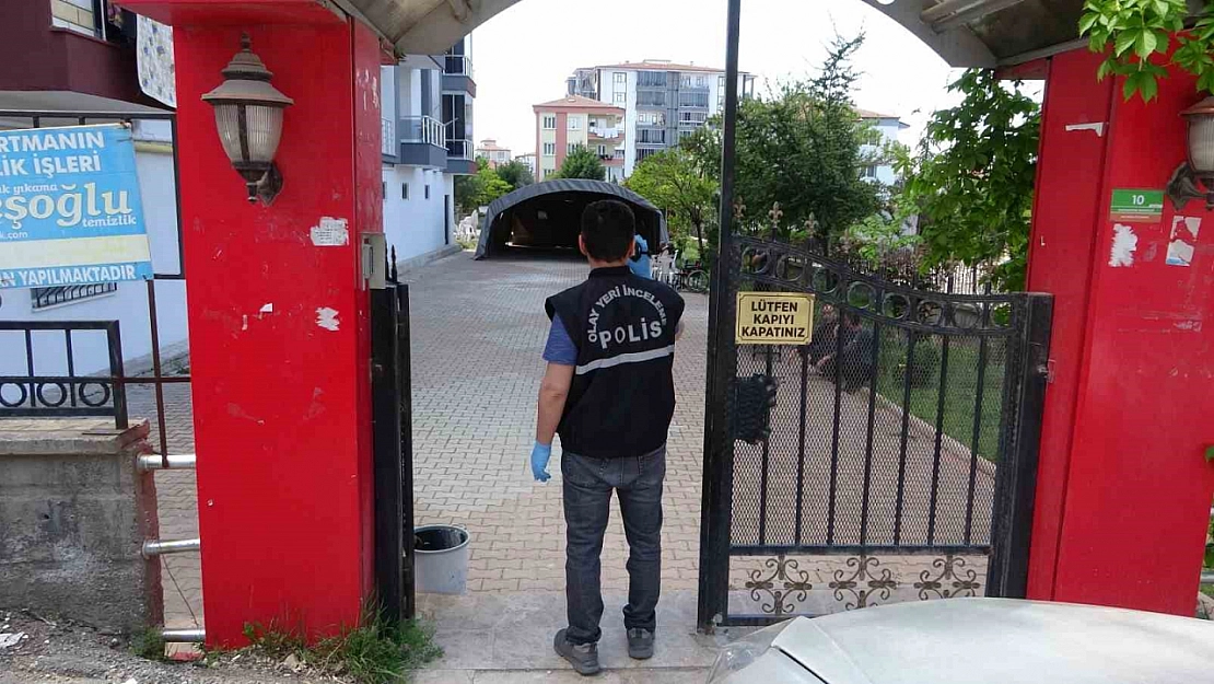 Yeşilyurt'ta yaşlı adam evinde ölü bulundu