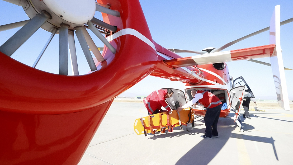 Zamanla yarışan kanatlar: Malatya'daki ambulans helikopter 6 ilde hayat kurtarıyor