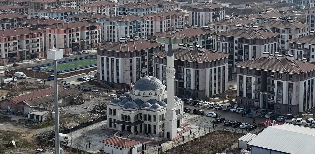 İkizce TOKİ Camii'de ilk namaz!