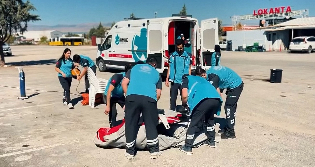 Malatya'da gerçeği aratmayan kaza tatbikatı: Otobüs ve tanker çarpıştı