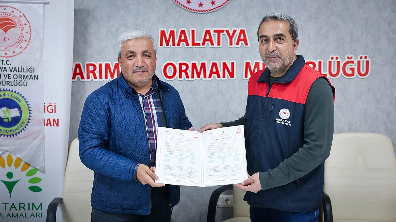Osman Akar, üreticilere sertifikalarını verdi