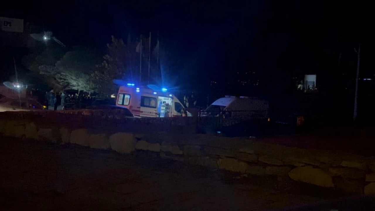 Yalıtım fabrikasında yangın: 16 kişi dumandan etkilendi