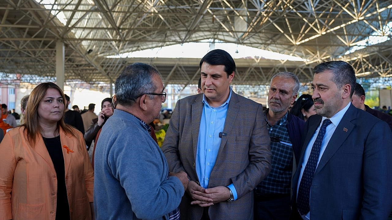 Yılmaz, pazarda vatandaş ve esnafla buluştu