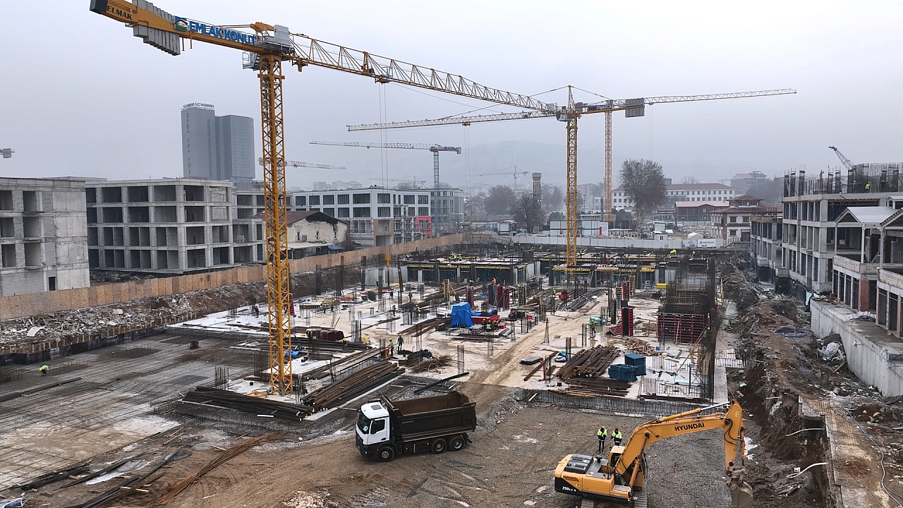 Bakan'dan Malatya Paylaşımı:13 Bin Kazıkla Yeni Bir Merkez!