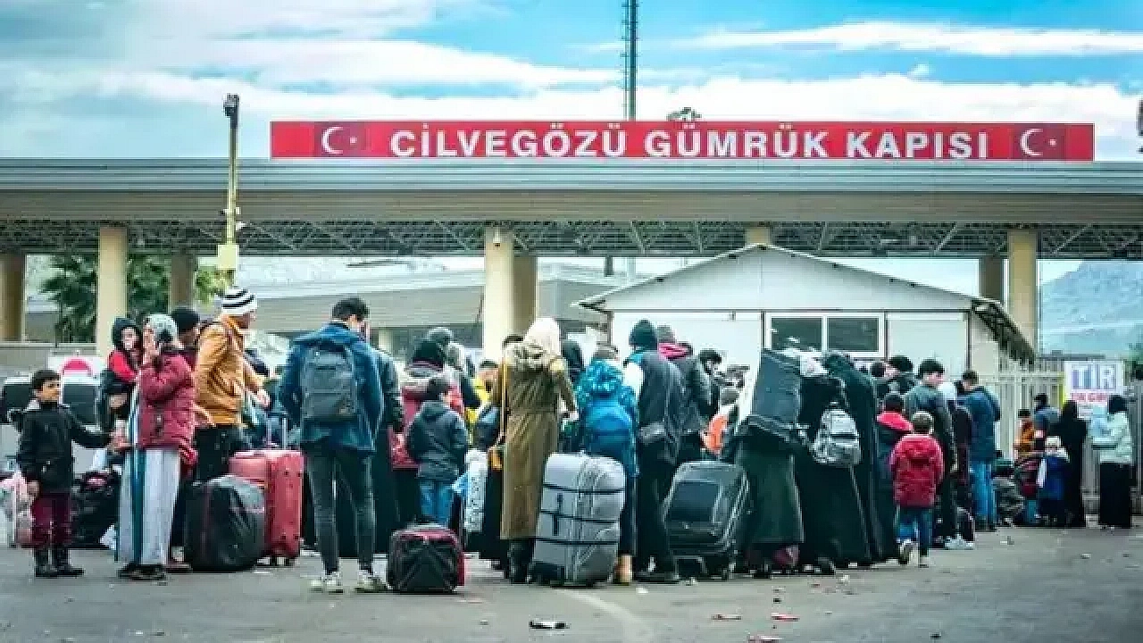 Suriyelilerin gönüllü dönüşü hızlandı: 1 milyon 249 bin kişi ülkesine geri döndü
