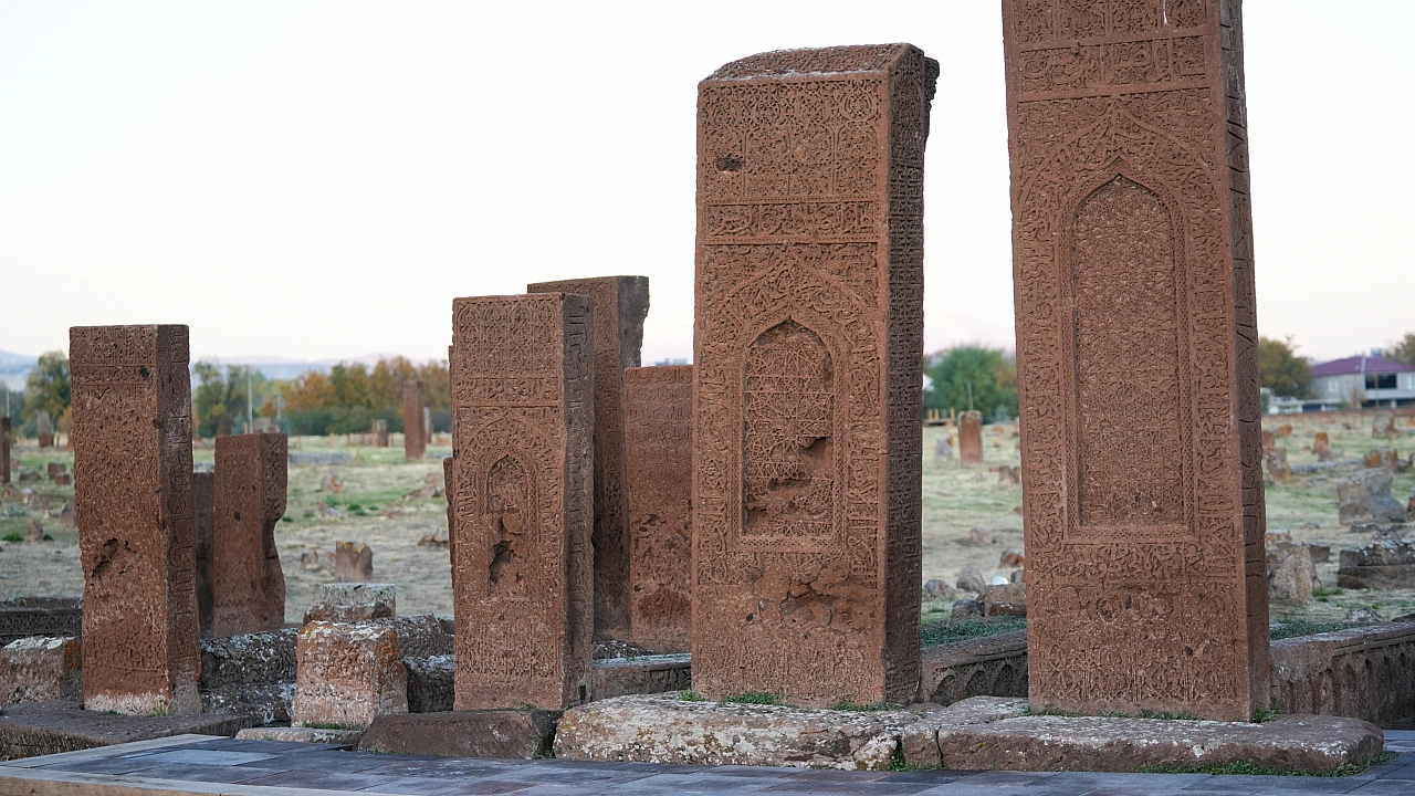 Sonbaharın Eşiğinde Bir Destan: Tarih ve Renk Cümbüşüyle Bitlis