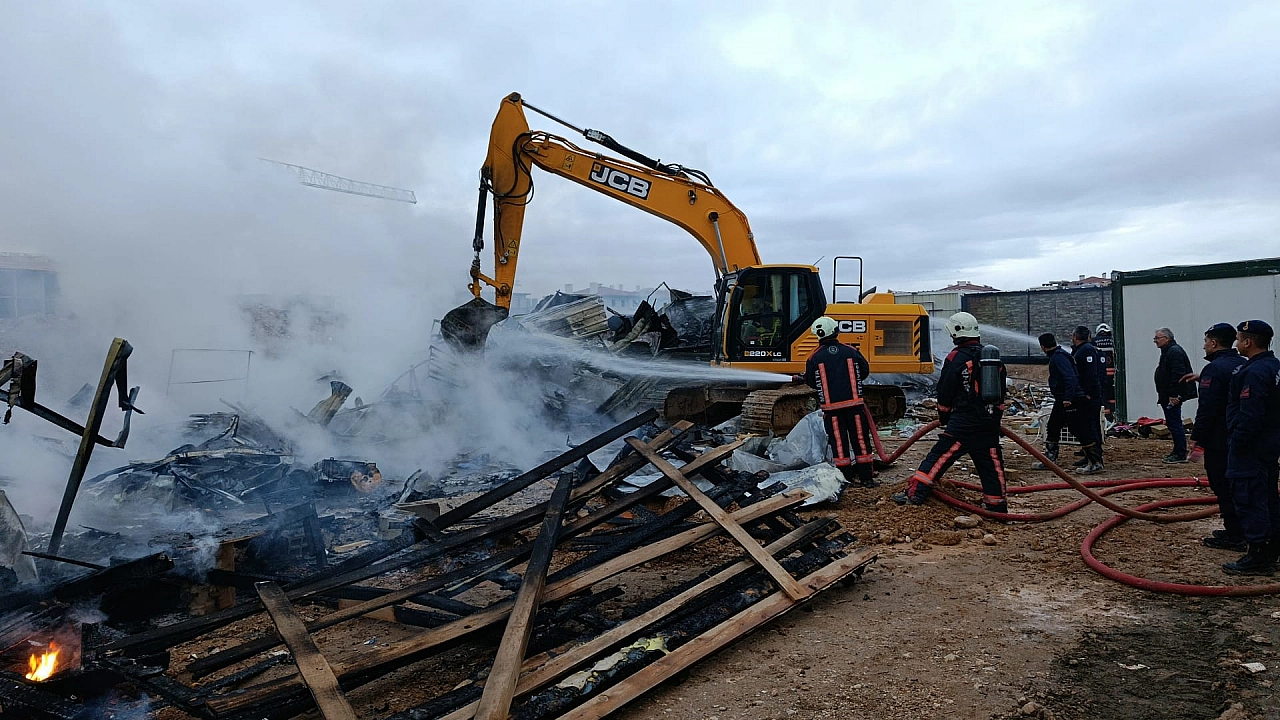 İkizce TOKİ'de korkutan yangın!
