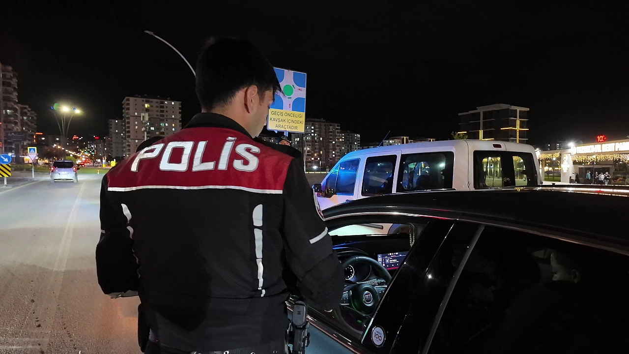 Malatya'da 13 ilçede eş zamanlı 'Huzur 44' operasyonu
