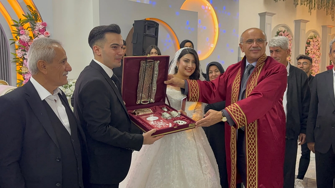 Özdemir ve Şekerci ailelerinin mutlu günü