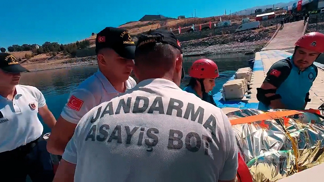 Malatya'da gerçeği aratmayan tatbikat!!