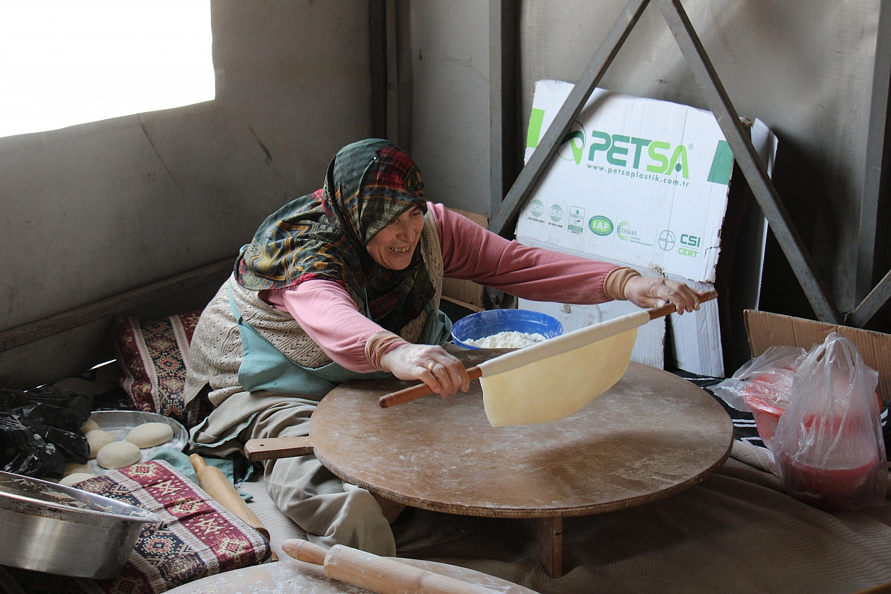 Malatyalı Kadınlar Gazze İçin Kolları Sıvadı…