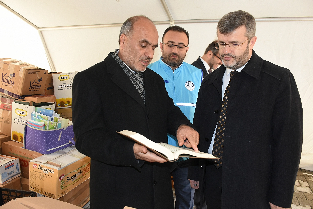 Malatya'da 100 bin yıpranmış Kur'an yerine 30 bin yeni Kur'an dağıtıldı