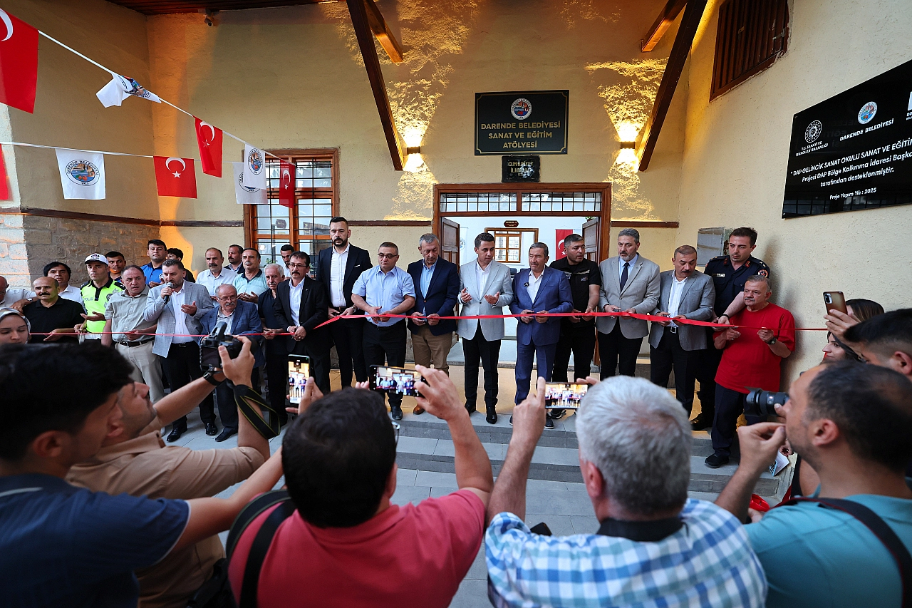 Malatya'da Cumhuriyet tarihiyle yaşıt olan binanın açılışı gerçekleştirildi