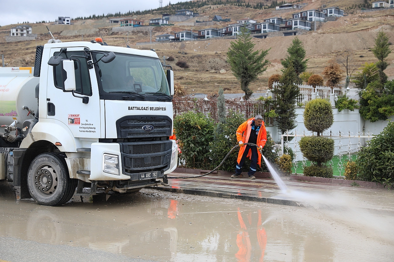 Yağmur Sonrası Harekete Geçildi: Çevre ve Halk Sağlığı İçin Örnek Çalışma