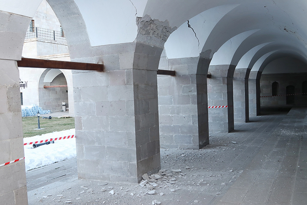 Malatya'da 384 yıllık dev miras kaderine mi terk edildi?