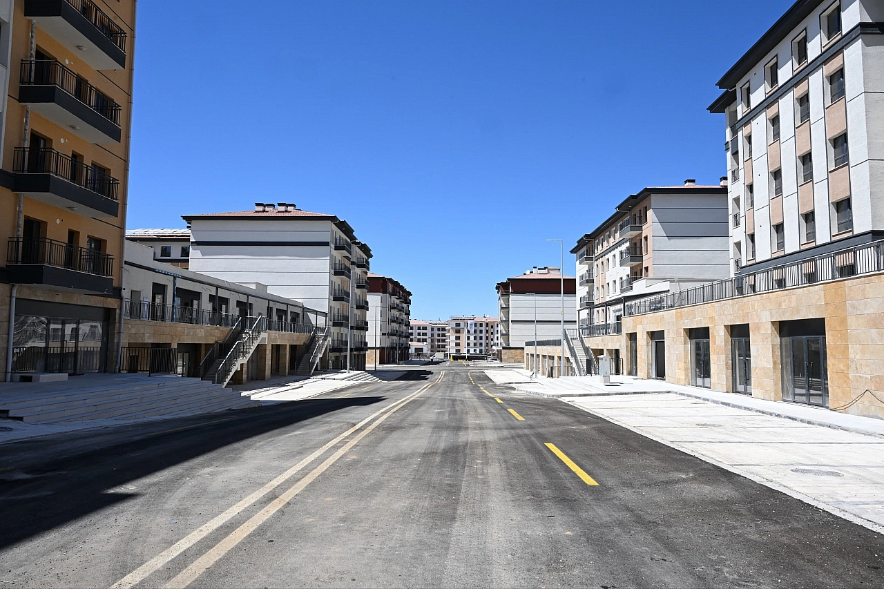 TOKİ paylaştı: Malatya'da depremin izleri siliniyor