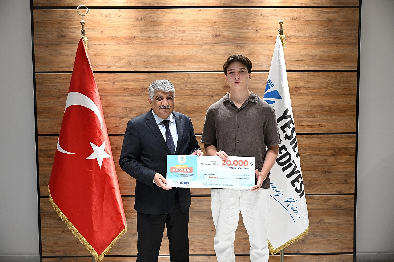YKS'de dereceye girmişlerdi: Yeşilyurt Belediyesi ödüllendirdi