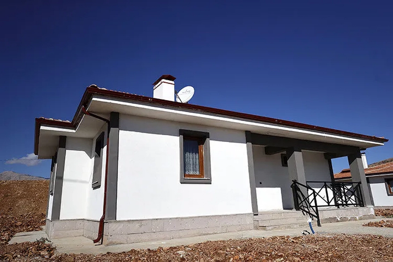 Resmi Gazete'de yayımlandı! Malatya'da 8 ilçede 71 köyde 171 adet köy evi yapılacak!