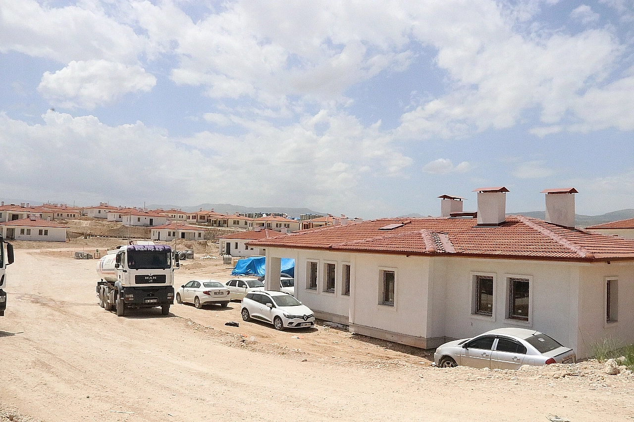 Resmi Gazete'de yayımlandı! Malatya'da 8 ilçede 71 köyde 171 adet köy evi yapılacak!