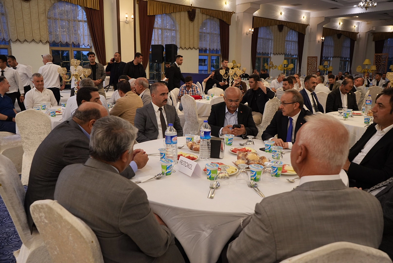 Malatya'da protokol ve basın düğünde buluştu: Bozkurtoğlu ve Cintosun ailesinin mutlu günü
