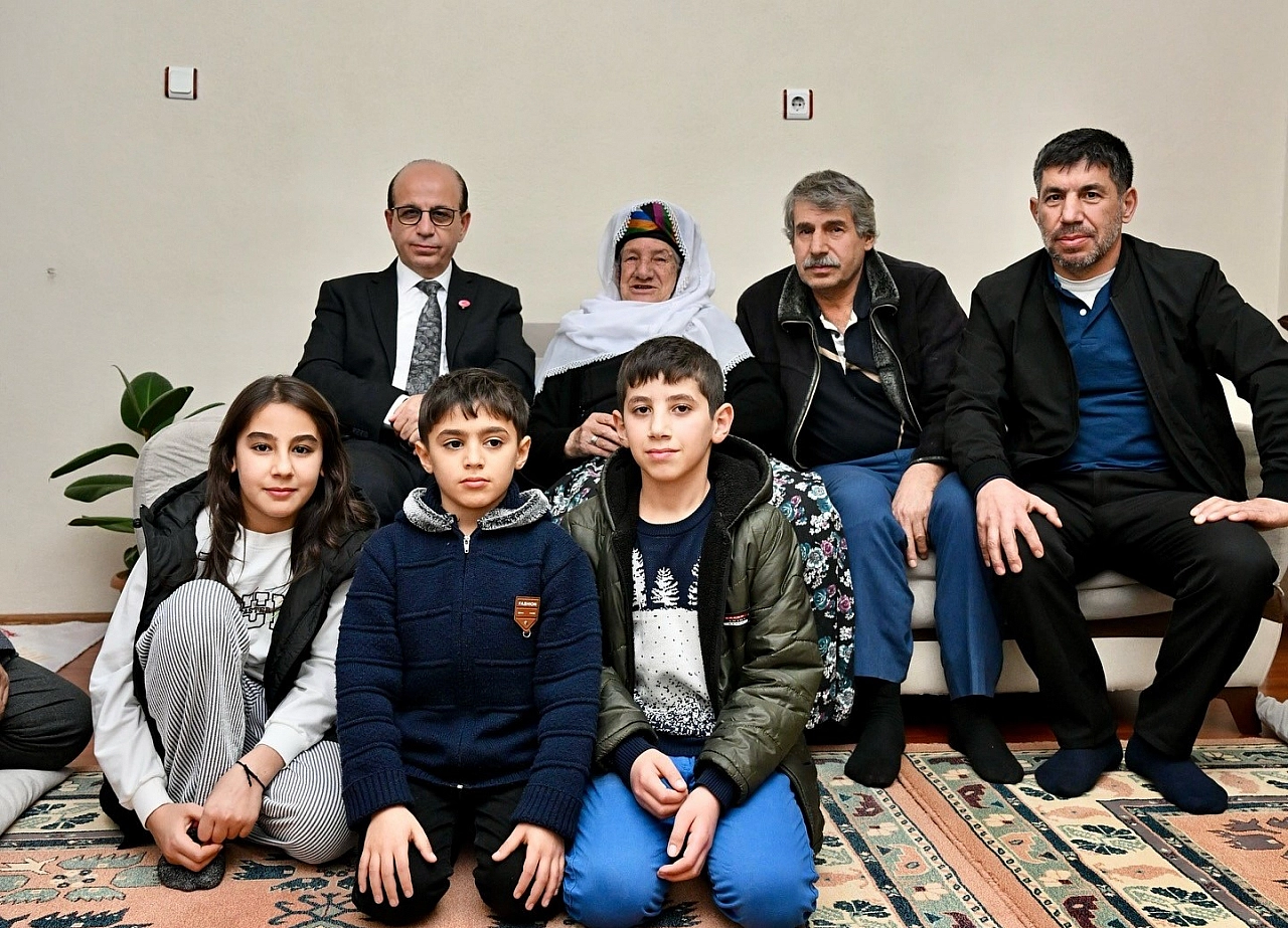 Dört kuşak bir arada! Topluma örnek oluyor…