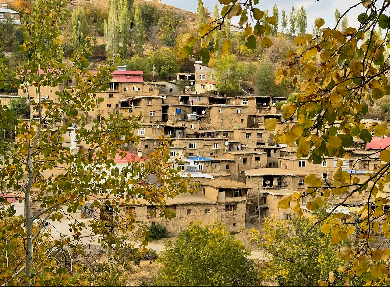 Sonbaharın Eşiğinde Bir Destan: Tarih ve Renk Cümbüşüyle Bitlis