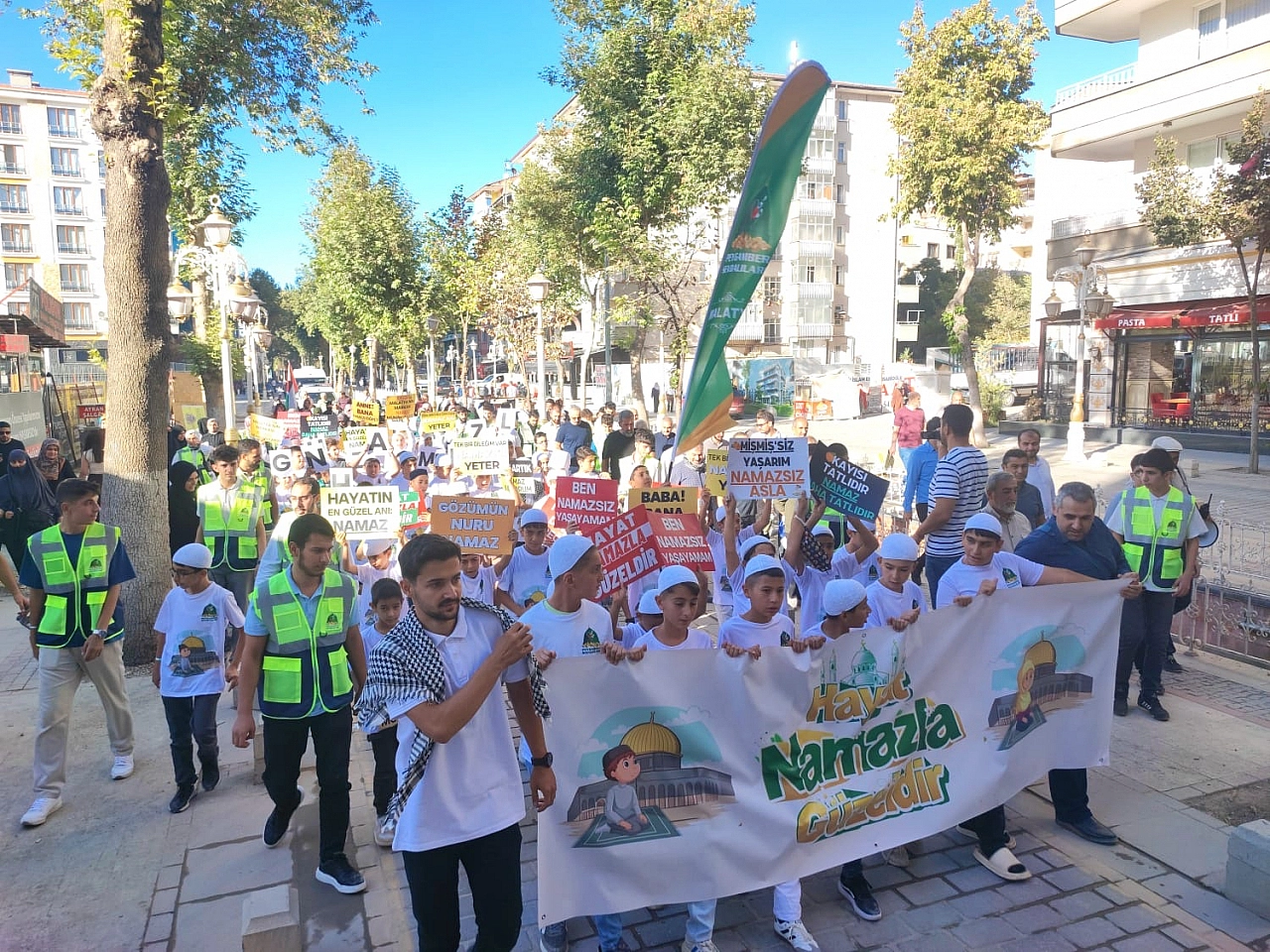 'Ben Namazsız Yaşayamam'