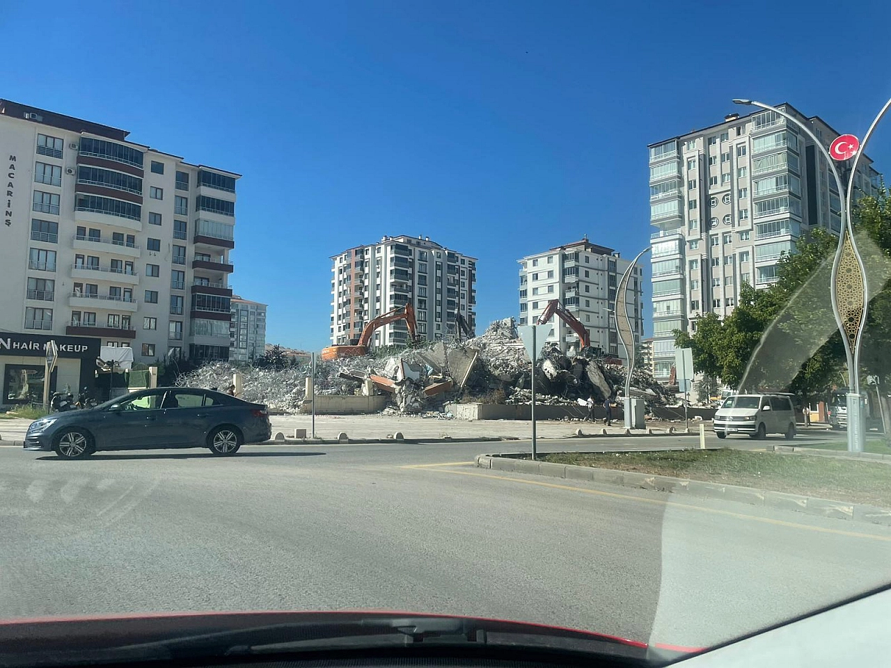 Malatya'da yıkımlar bitmek bilmiyor! 41 ay sonra 157 bin metrekarelik alanda yıkım ihalesi
