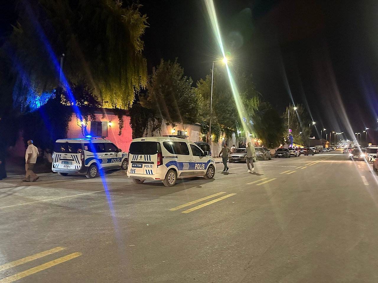 Düğünde kız erkek tarafı birbirine girdi: 4 yaralı
