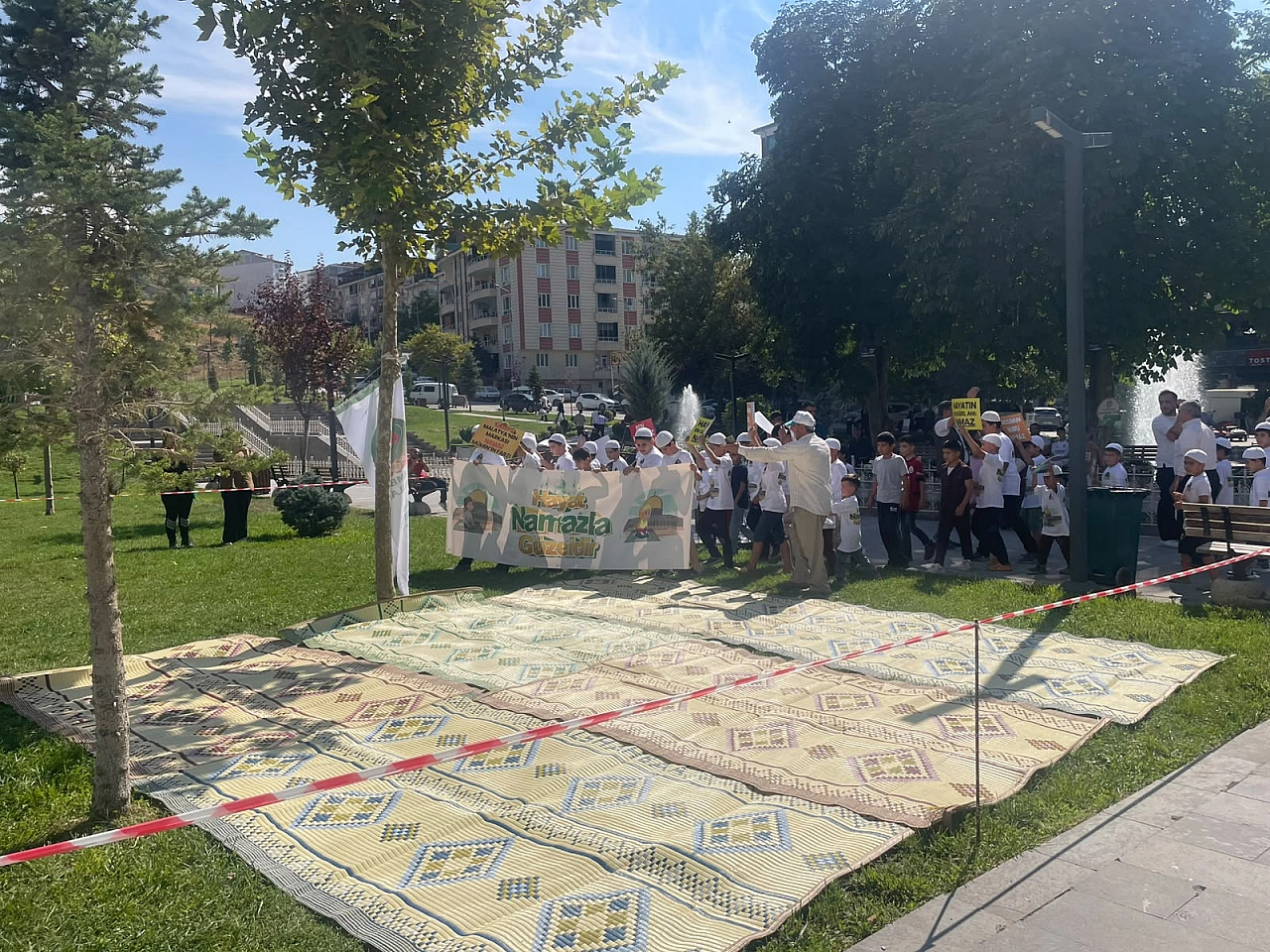 'Namaz hayatın merkezinde olmalı'