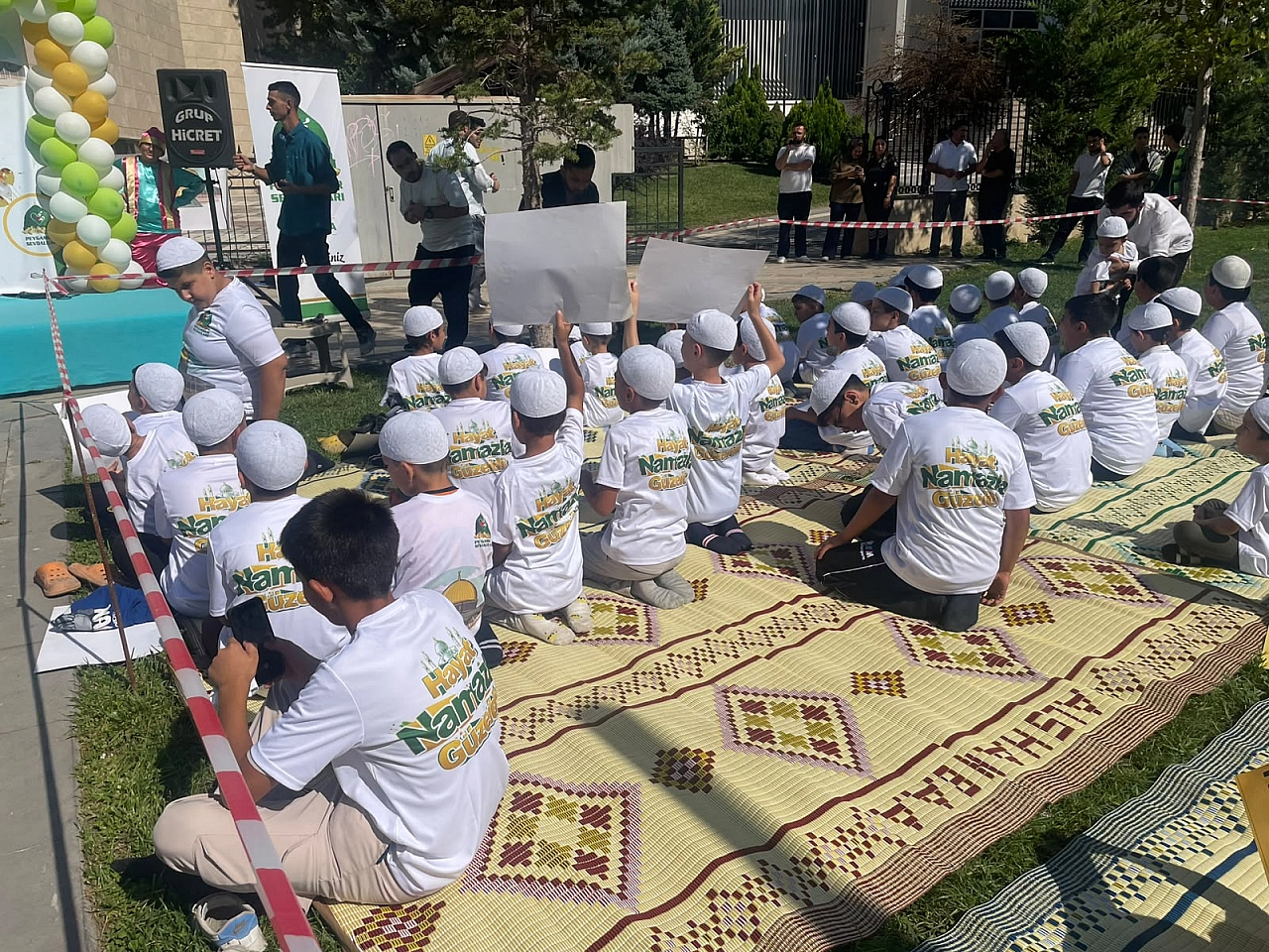 'Namaz hayatın merkezinde olmalı'