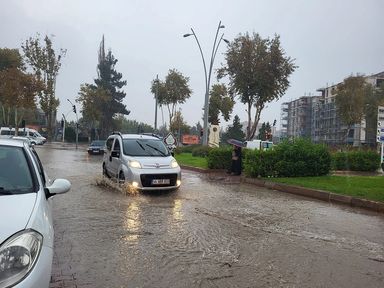 Malatya'da yollar göle döndü!